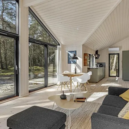 4 Bedroom Amazing In Ferienhaus