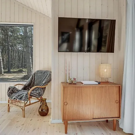 Ferienhaus 4 Bedroom Amazing In