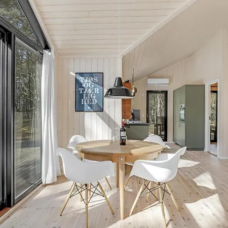 4 Bedroom Amazing In Neksø